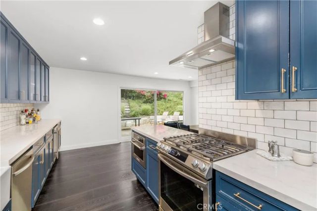 21809 Martinez, Woodland Hills, CA 91364