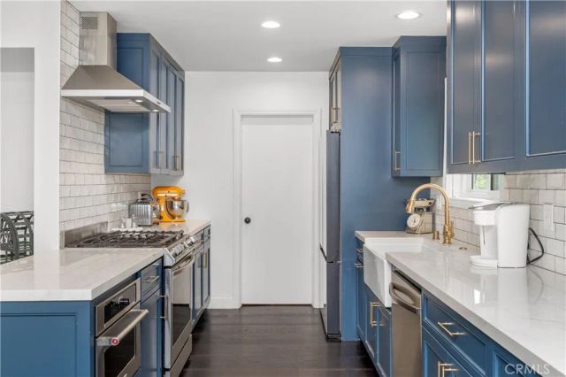 21809 Martinez, Woodland Hills, CA 91364