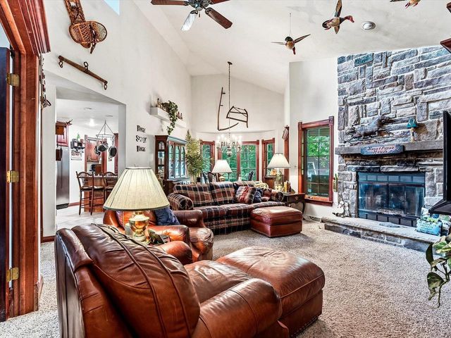 900 MT HOOD COURT, Green Bay, WI 54311