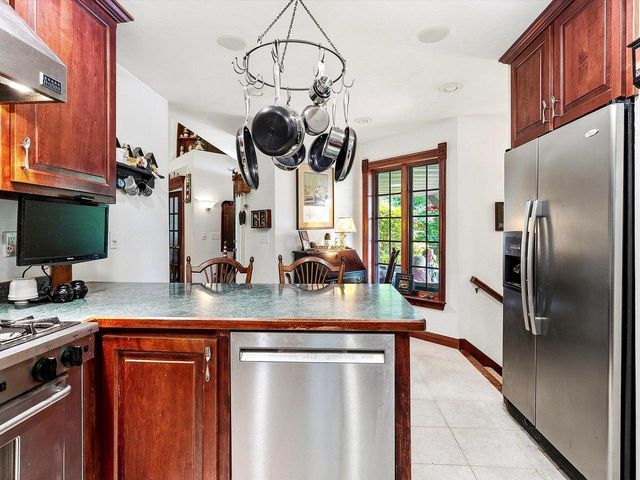 900 MT HOOD COURT, Green Bay, WI 54311