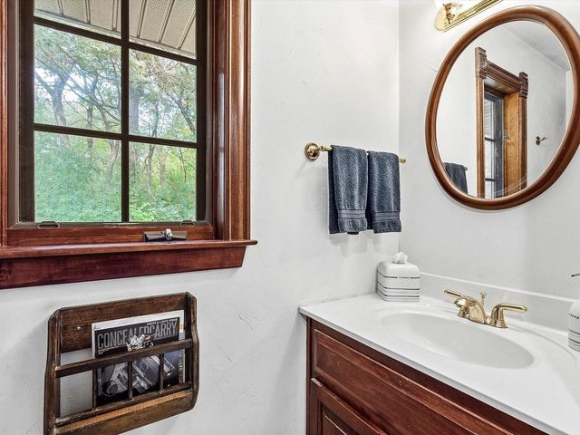 900 MT HOOD COURT, Green Bay, WI 54311