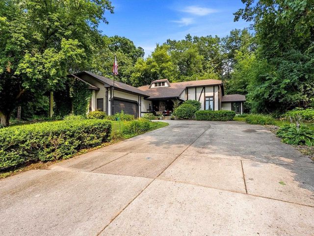 900 MT HOOD COURT, Green Bay, WI 54311
