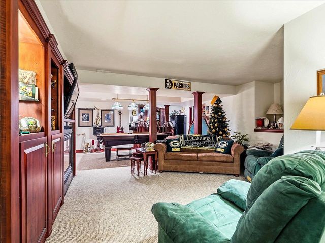 900 MT HOOD COURT, Green Bay, WI 54311