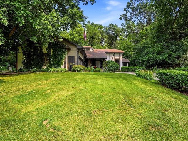 900 MT HOOD COURT, Green Bay, WI 54311