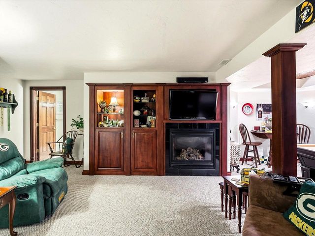900 MT HOOD COURT, Green Bay, WI 54311