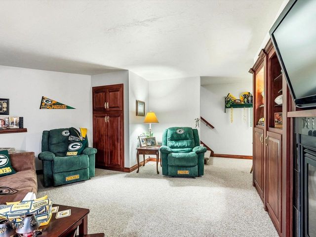 900 MT HOOD COURT, Green Bay, WI 54311