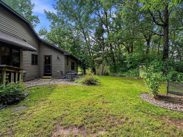 900 MT HOOD COURT, Green Bay, WI 54311