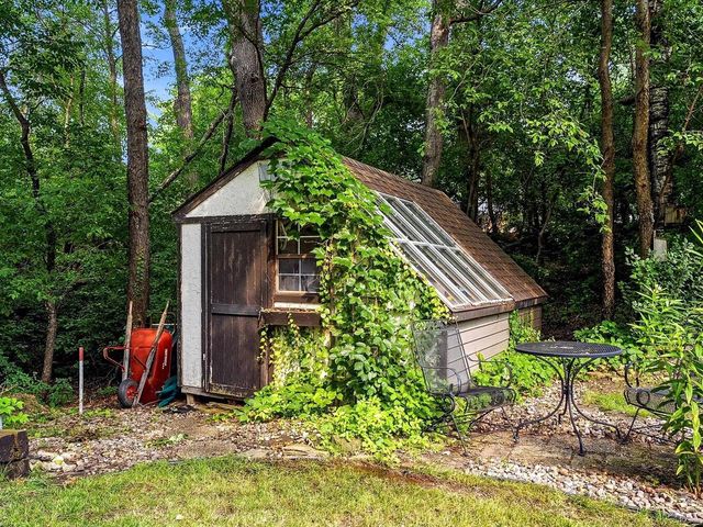 900 MT HOOD COURT, Green Bay, WI 54311
