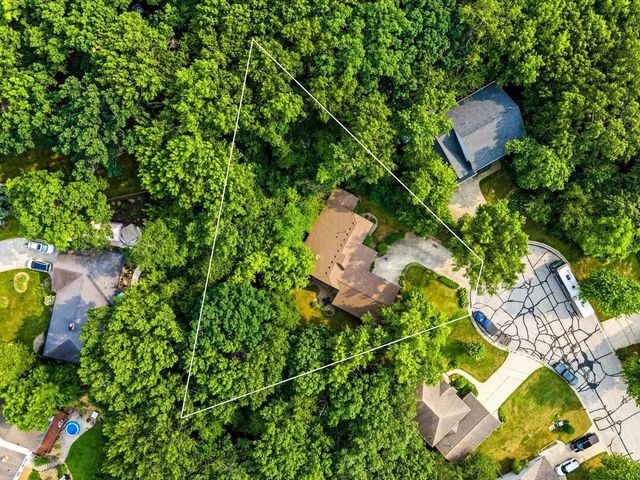 900 MT HOOD COURT, Green Bay, WI 54311