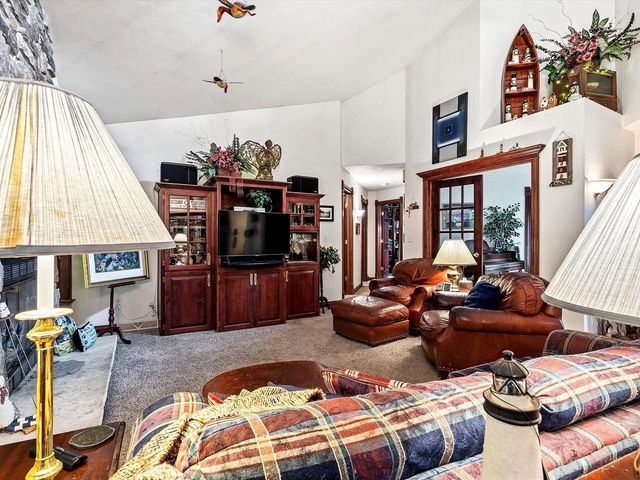 900 MT HOOD COURT, Green Bay, WI 54311