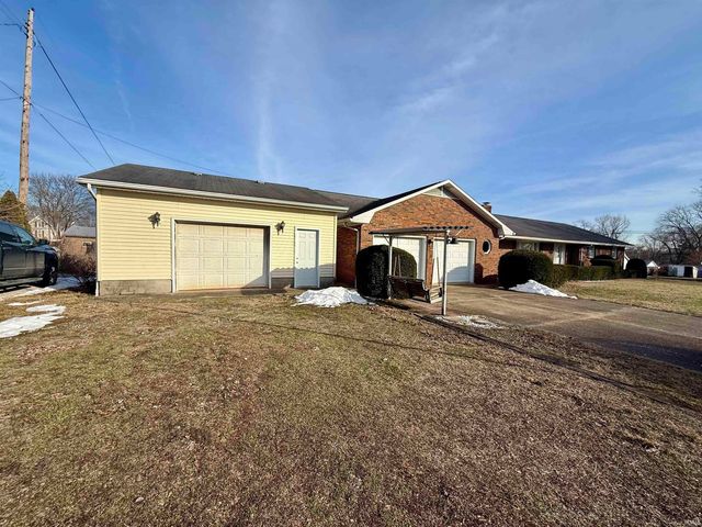 201 N Second Street, Owensville, IN 47665