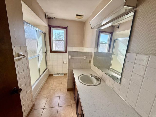 201 N Second Street, Owensville, IN 47665