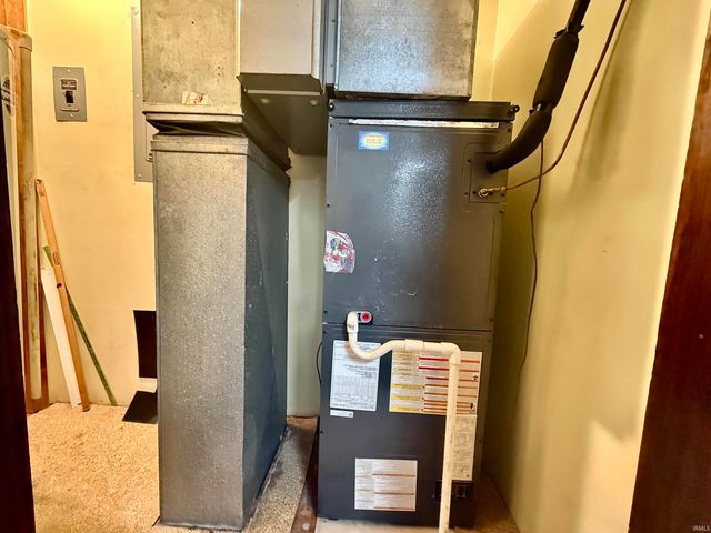 201 N Second Street, Owensville, IN 47665