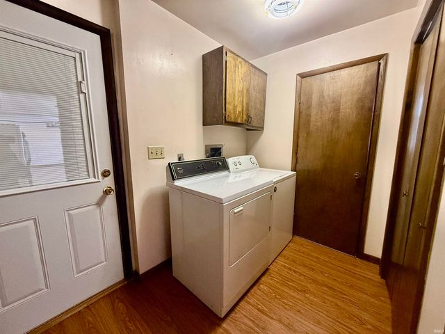 201 N Second Street, Owensville, IN 47665