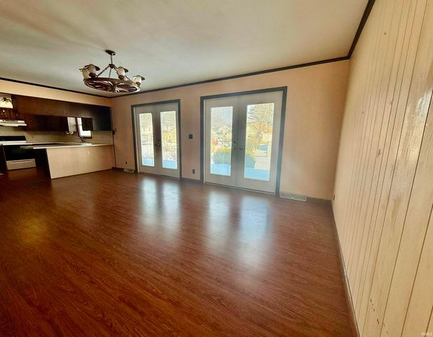 201 N Second Street, Owensville, IN 47665