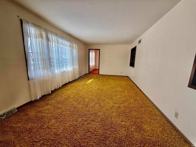 201 N Second Street, Owensville, IN 47665