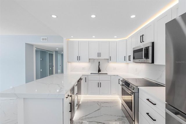 1400 GULF BOULEVARD 409, Clearwater Beach, FL 33767