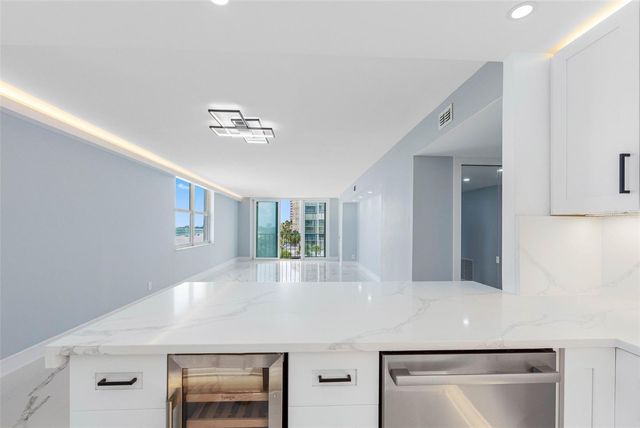 1400 GULF BOULEVARD 409, Clearwater Beach, FL 33767