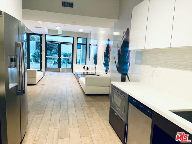 1122 Gayley 408, Westwood, CA 90024
