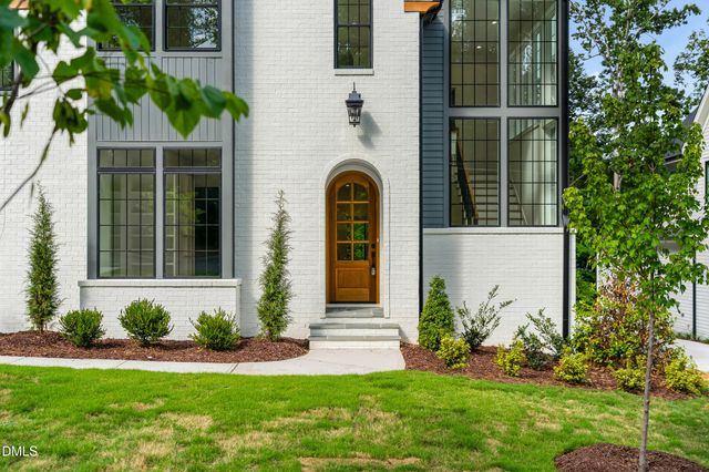 6 Chantilly Place, Durham, NC 27707