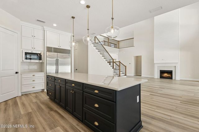 536 E KESLEY Lane, St. Johns, FL 32259