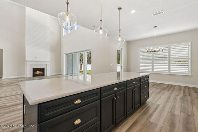 536 E KESLEY Lane, St. Johns, FL 32259