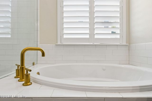 536 E KESLEY Lane, St. Johns, FL 32259