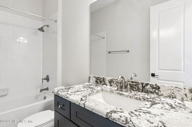 536 E KESLEY Lane, St. Johns, FL 32259