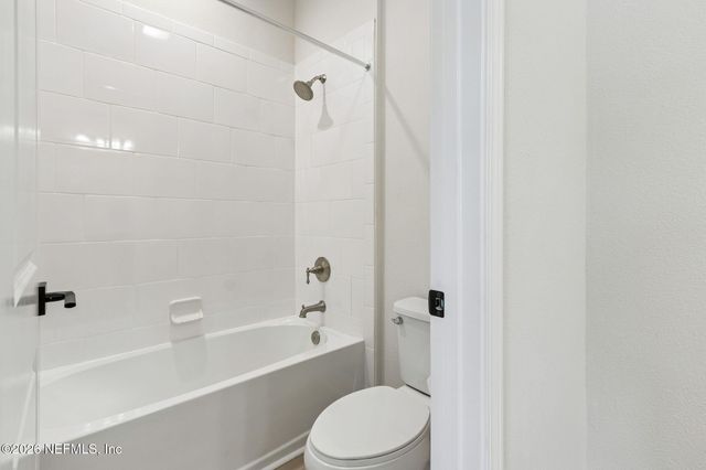 536 E KESLEY Lane, St. Johns, FL 32259