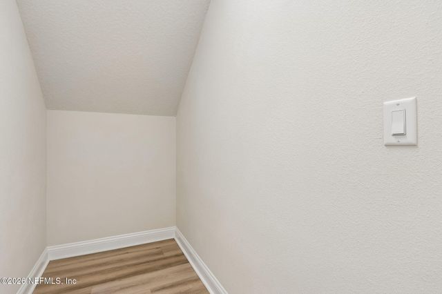 536 E KESLEY Lane, St. Johns, FL 32259