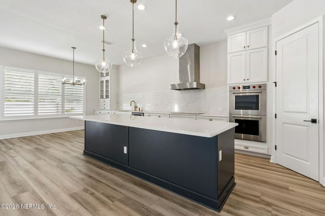 536 E KESLEY Lane, St. Johns, FL 32259