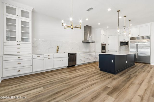 536 E KESLEY Lane, St. Johns, FL 32259