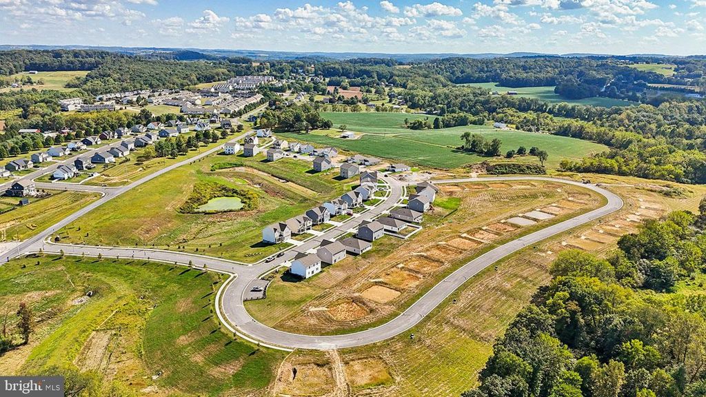 2068 PAPERBACK WAY, York, PA 17408
