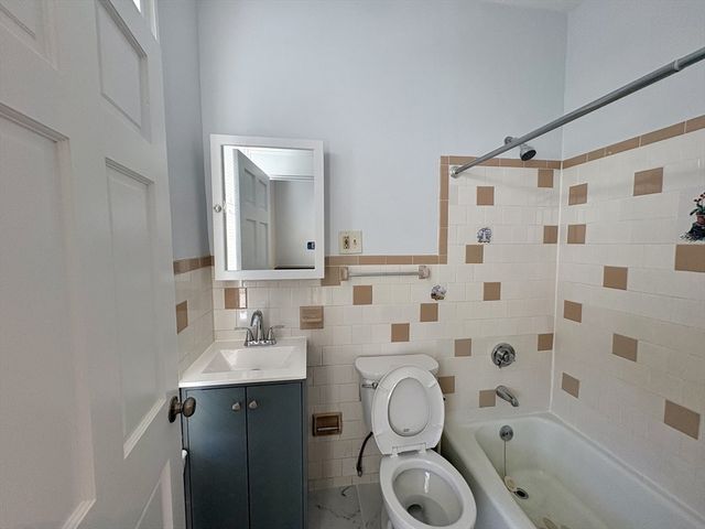 363 Adams Street 3, Boston, MA 02122