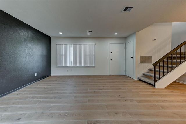 2717 Indian Creek Boulevard, Oklahoma City, OK 73120