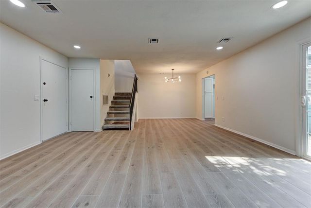 2717 Indian Creek Boulevard, Oklahoma City, OK 73120