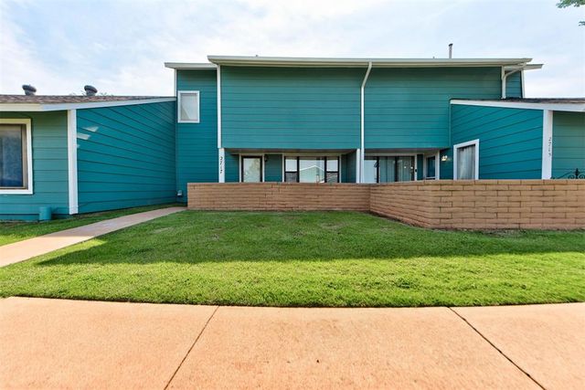 2717 Indian Creek Boulevard, Oklahoma City, OK 73120