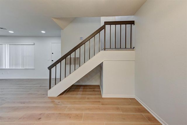 2717 Indian Creek Boulevard, Oklahoma City, OK 73120