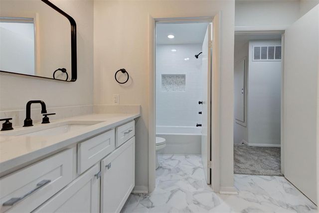 2717 Indian Creek Boulevard, Oklahoma City, OK 73120