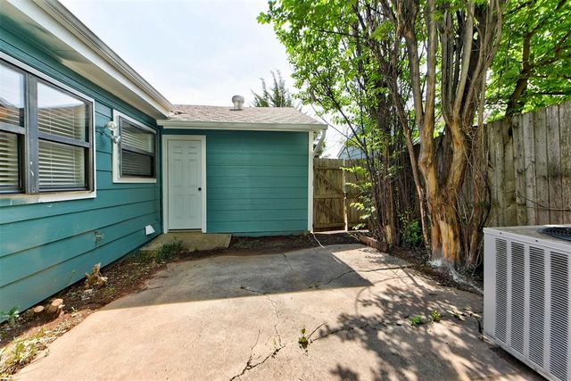 2717 Indian Creek Boulevard, Oklahoma City, OK 73120