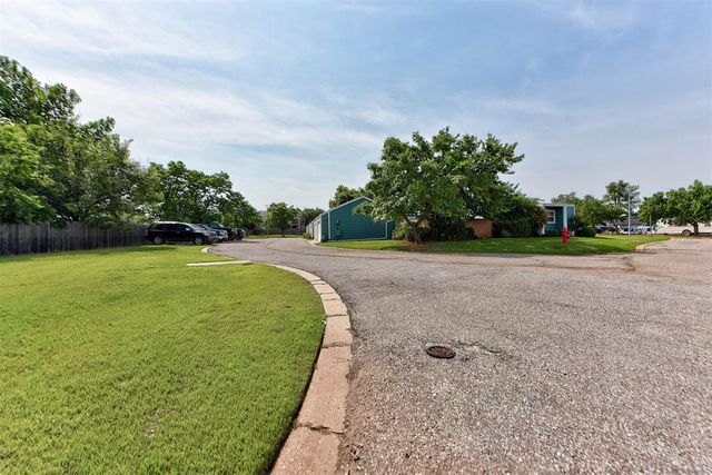 2717 Indian Creek Boulevard, Oklahoma City, OK 73120