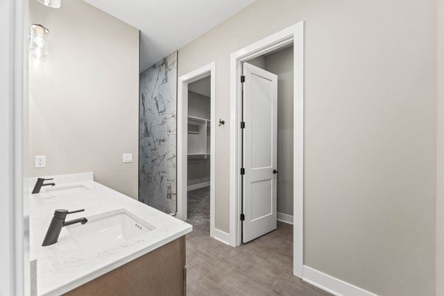 3945 Westgate Parkway, Clive, IA 50325