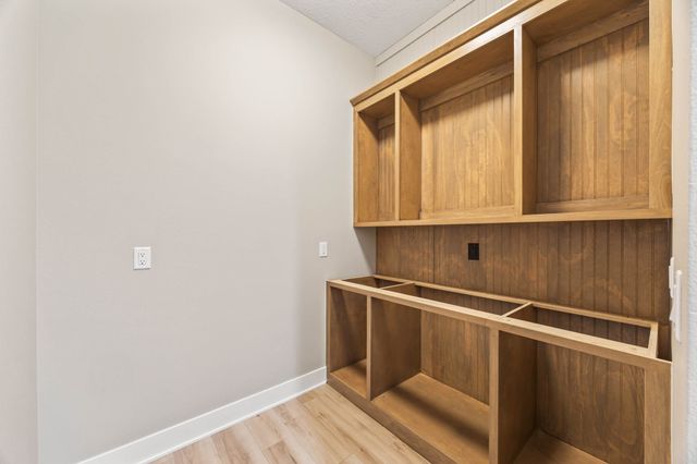 3945 Westgate Parkway, Clive, IA 50325