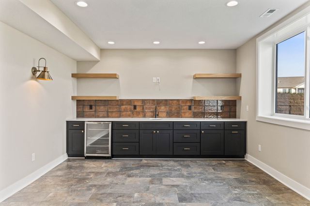 3945 Westgate Parkway, Clive, IA 50325