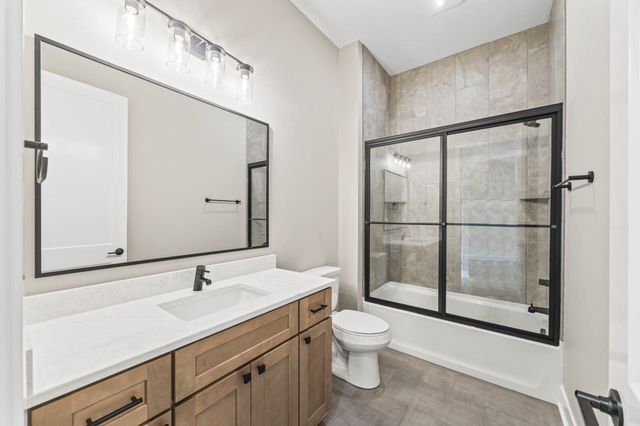 3945 Westgate Parkway, Clive, IA 50325