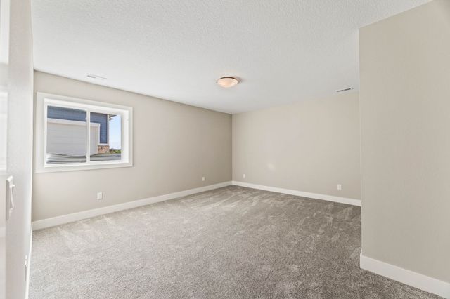 3945 Westgate Parkway, Clive, IA 50325