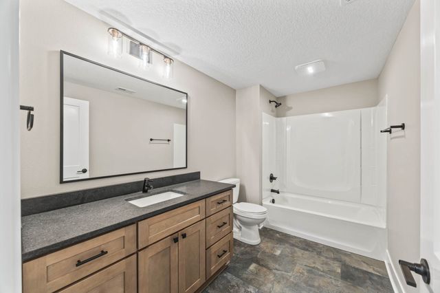 3945 Westgate Parkway, Clive, IA 50325