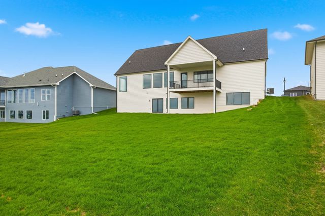 3945 Westgate Parkway, Clive, IA 50325