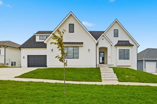 3945 Westgate Parkway, Clive, IA 50325