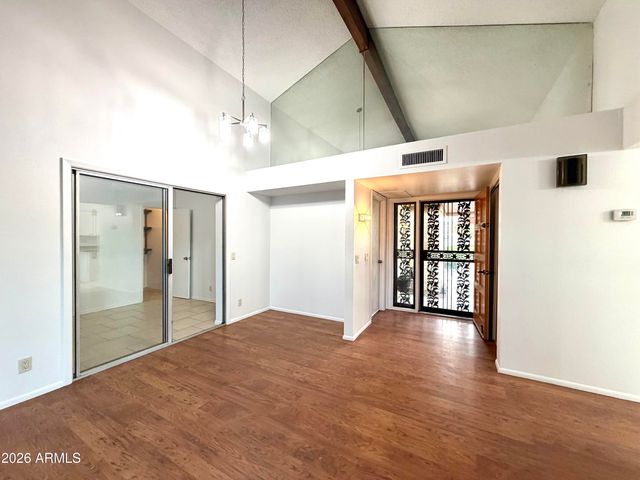 2901 W SIERRA Street, Phoenix, AZ 85029